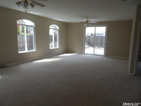 3rd image of 1835 Piedmont Dr