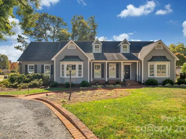 320 E Chestnut St, Troy, NC 27371