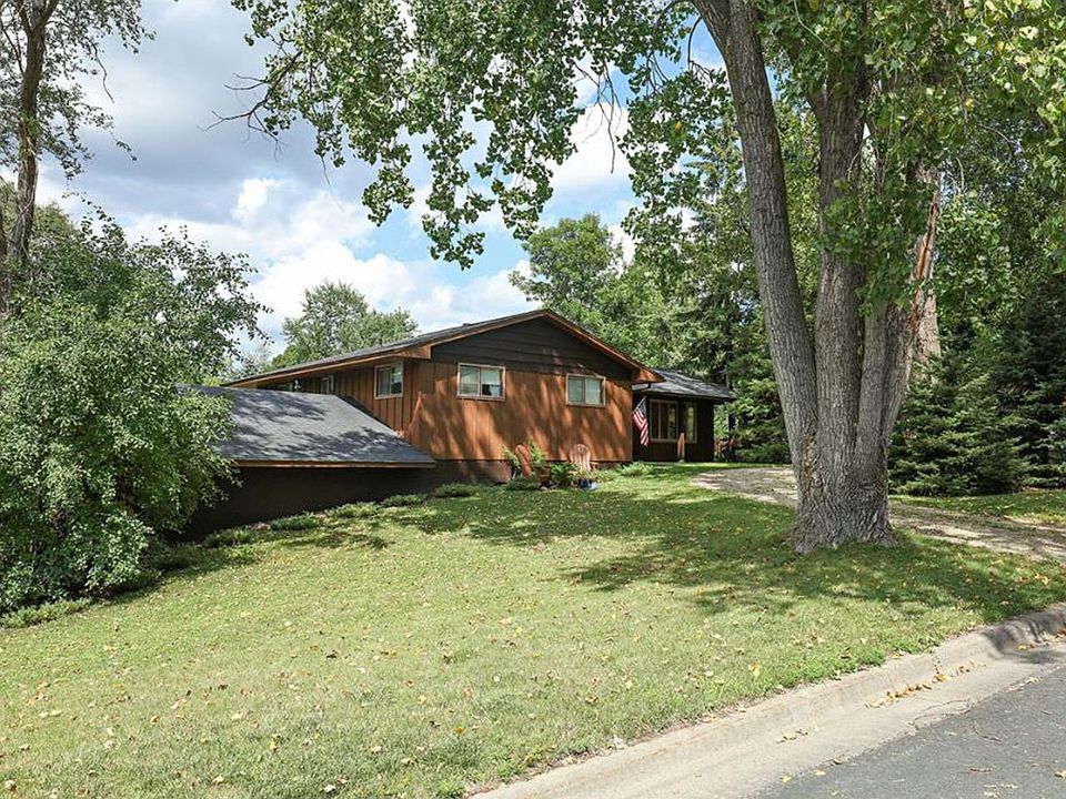 1st image of 697 Mulberry Ln