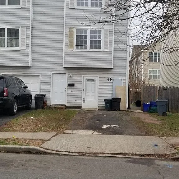 49 Larch St — Photo 1