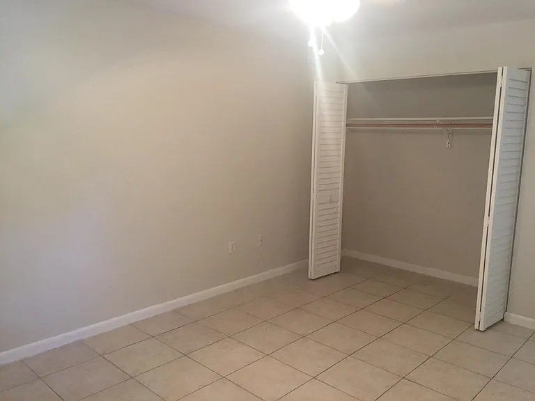 2270 NE 171st St #107 — Photo 8