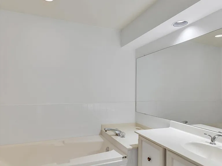 31 Valerian Ct — Photo 15
