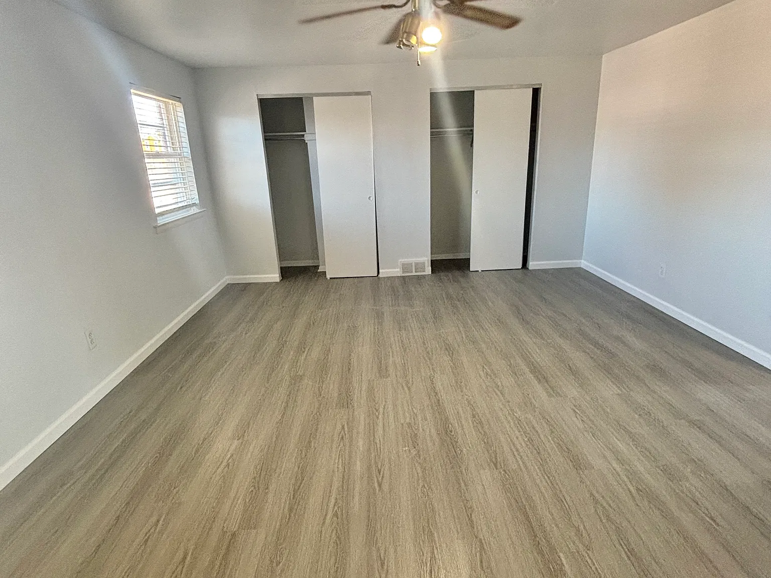 3 bed, 1.5 bath, 1360 sqft, $2,400 — Photo 3
