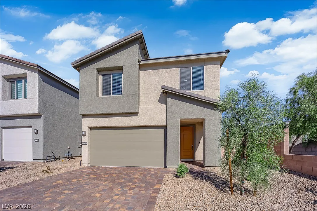 4 bed, 2.5 bath, 2274 sqft, $2,600 — Photo 2