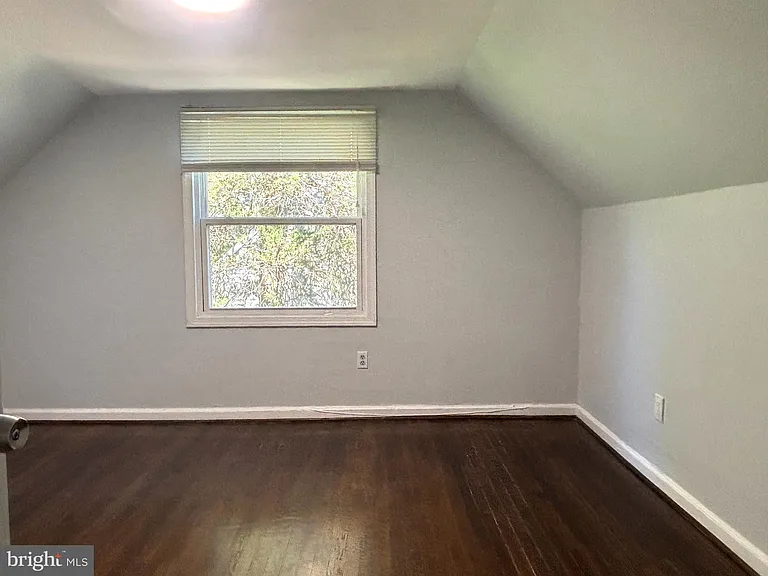 5702 Denfield Rd — Photo 18