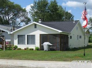 11143 Hahn Beach Dr, Evart, MI 49631