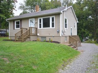 1079 Abington Rd, Akron, OH 44312