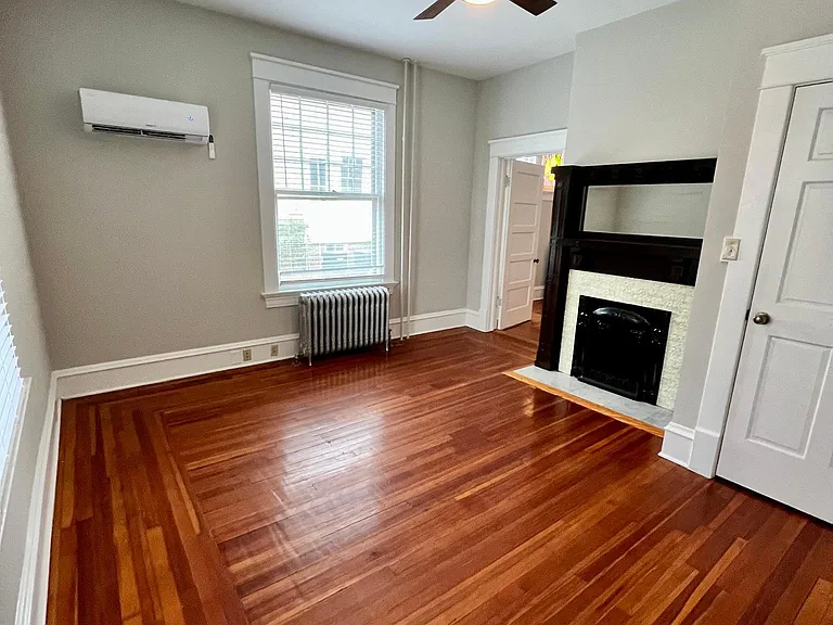 1188 W 4th St #1 — Photo 9