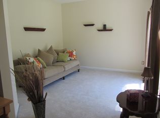 42 Wood Lark Dr, Mount Laurel, NJ 08054