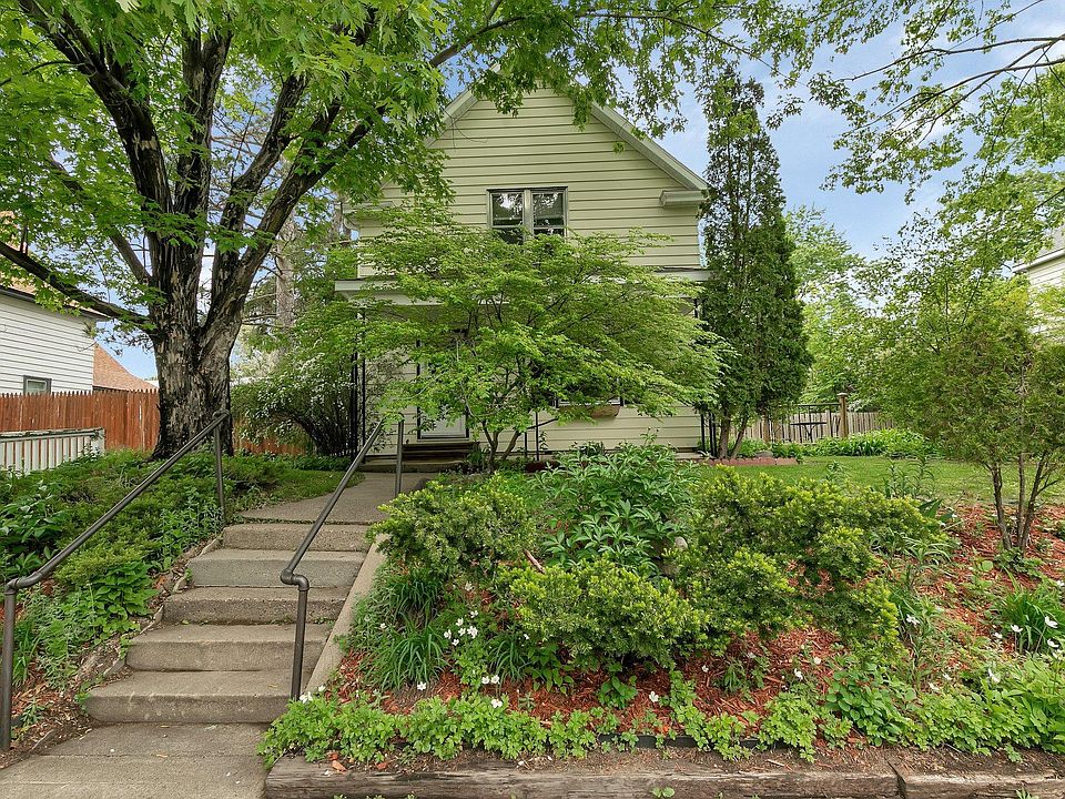1st image of 620 7th Ave N