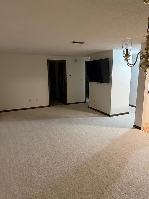 2 bed, 952 sqft, $2,200 — Photo 4