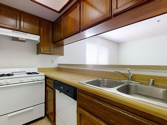 4th image of 11938 York Ave APT 11
