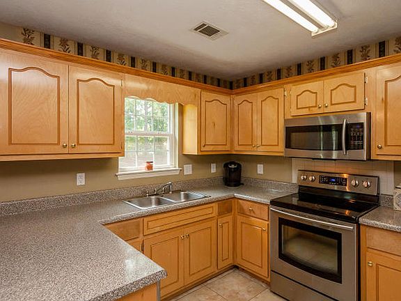 5th image of 3616 Pebble Creek Dr