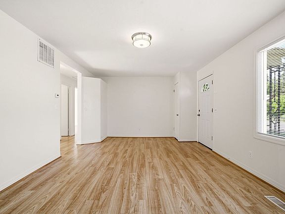 5th image of 6044 SE Henderson St Unit A