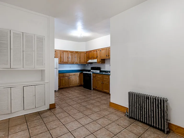 5211 S Greenwood Ave #2 — Photo 8