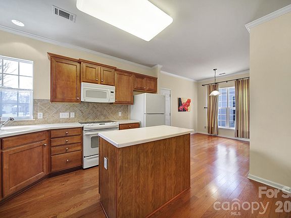 5th image of 21206 W Tern Ct