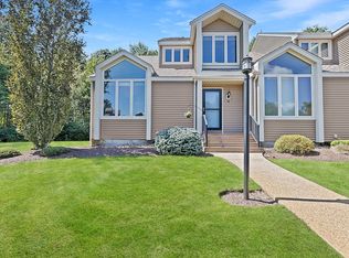 340 Centre Ave APT 30, Rockland, MA 02370