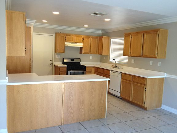 3rd image of 3311 Ironwood Ct