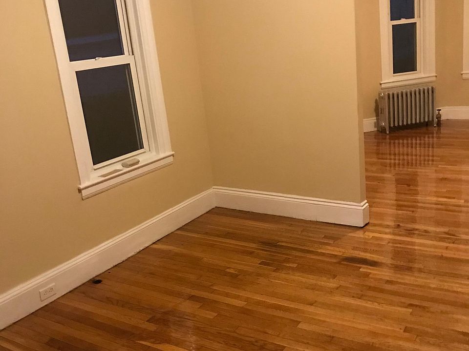 2nd image of 26 Princess Ave #1