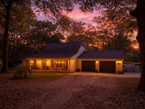 32 W Cedar Rd, Saint Helena Island, SC 29920
