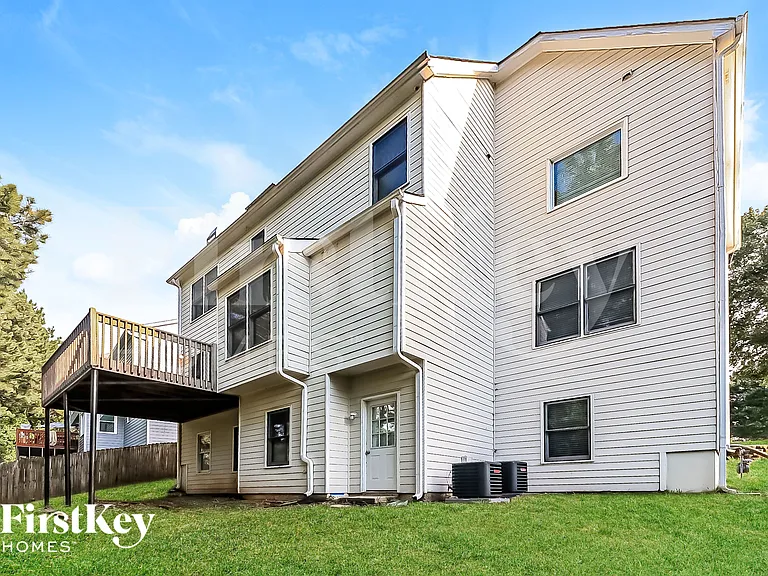 3727 Lockerbie Ln — Photo 15
