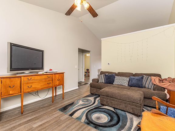 5th image of 5 N Grant St #7