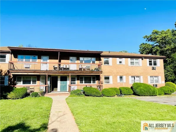 55 Gills Ln Unit 69, Iselin, NJ 08830