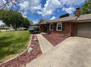 1802 Roundhill Dr, Anderson, IN 46013