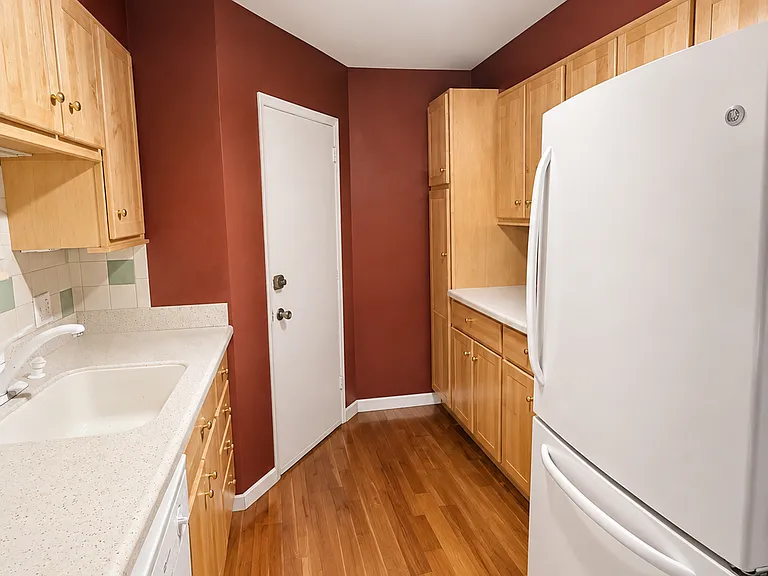 70 Park St #43 — Photo 11