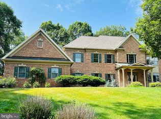 18 Hemlock Ct, Hershey, PA 17033