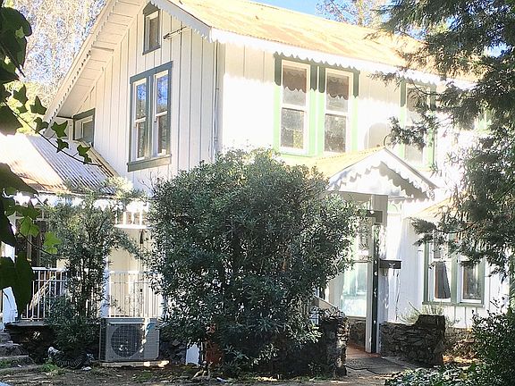 Renovated 3/3 home