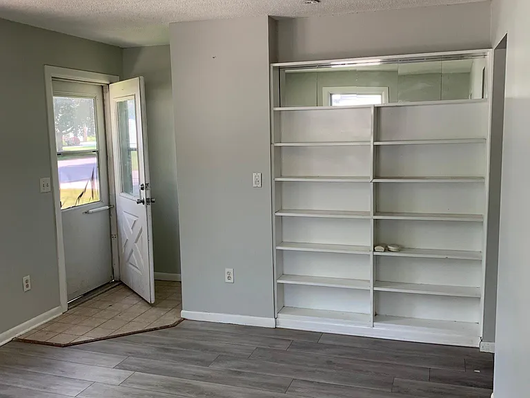 7902 Wilson St — Photo 2