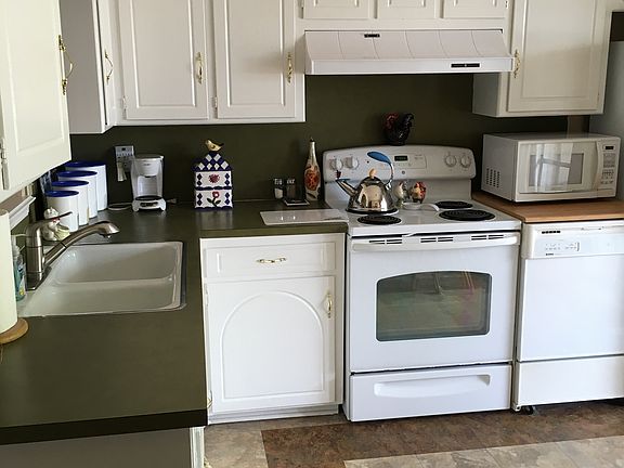 3rd image of 5104 Byron Ave
