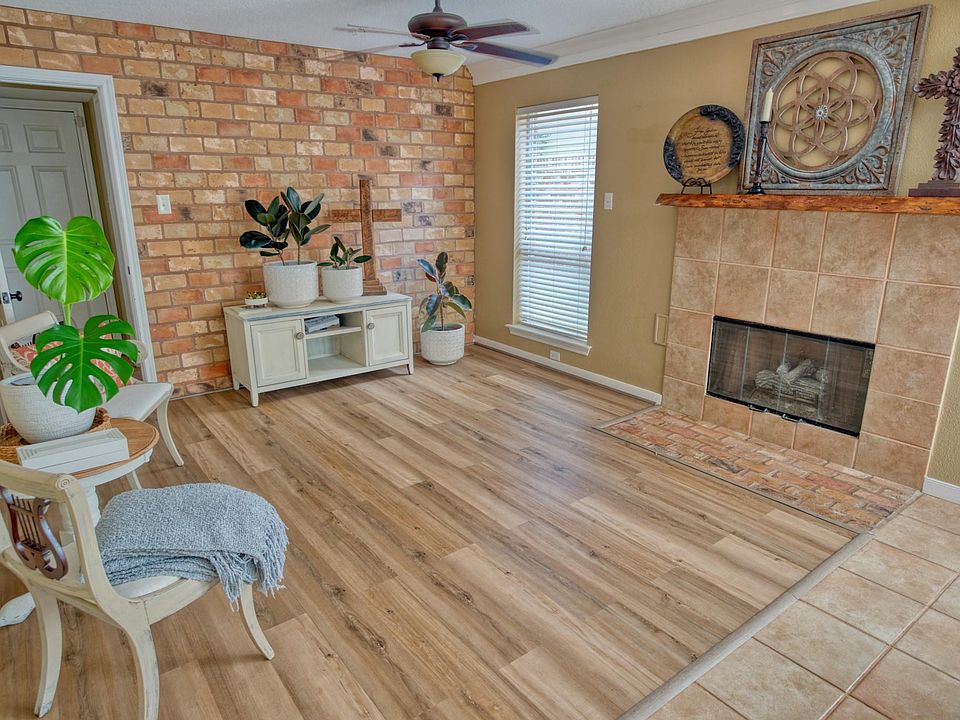 1st image of 608 Prairie Ln