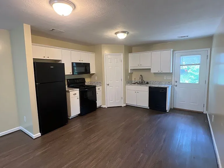 4439-4445 Owens Rd — Photo 3