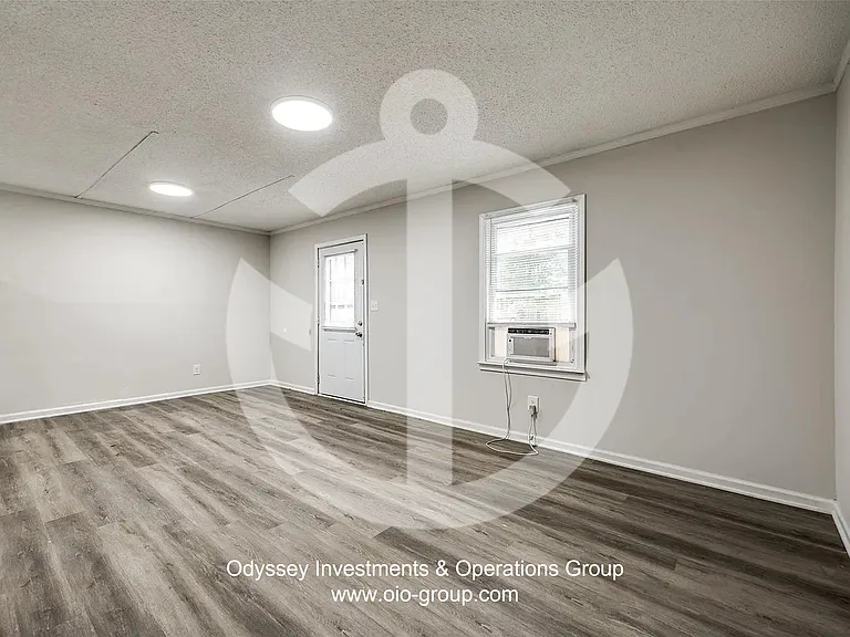 595 Betty St #4 — Photo 8