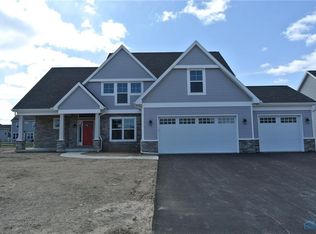 112 Taylors Mill Cir, Perrysburg, OH 43551