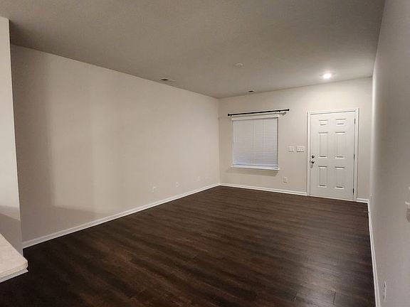 5th image of 16053 Simril Ct