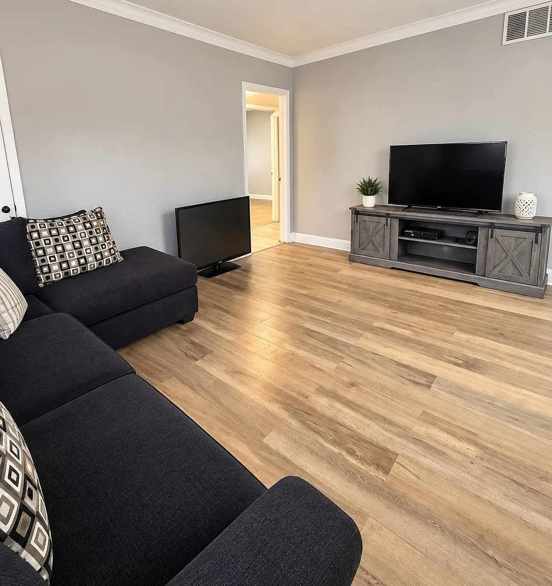 3 bed, 1.5 bath, 1800 sqft, $1,300 — Photo 2