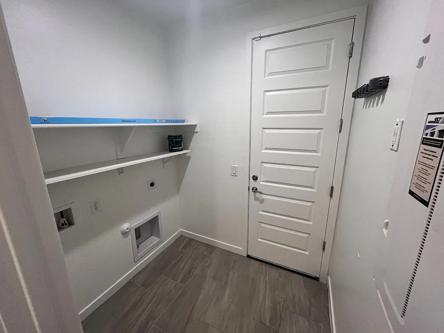 3442 E Dakota Dr, San Tan Valley, AZ 85143 $1,795/month with October FREE! — Photo 3