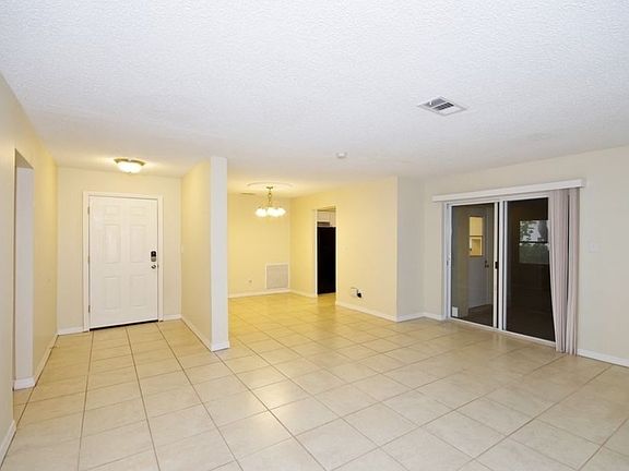 4th image of 600 S Sunrise Dr