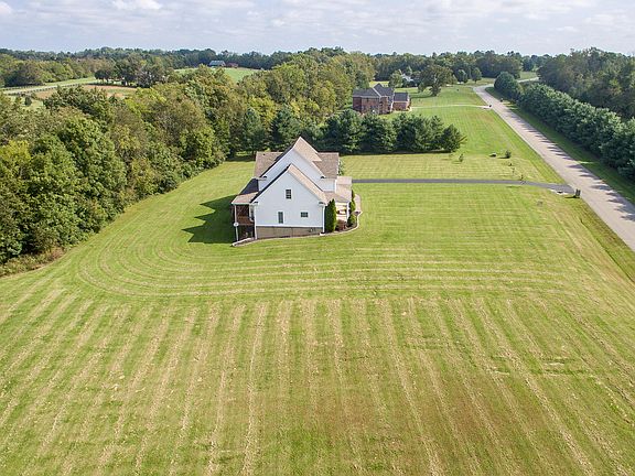 5th image of 21 Timberwood Dr
