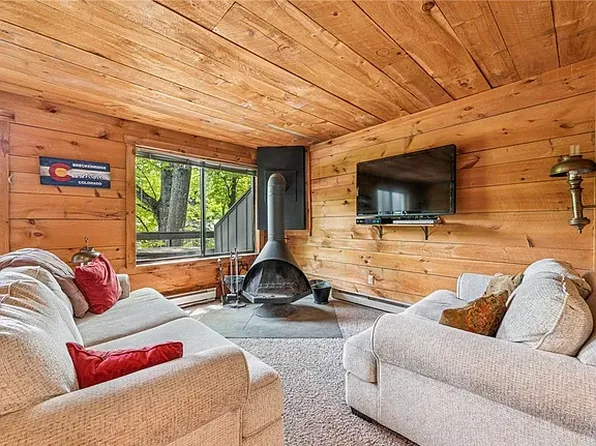 20 Craighead Dr, Hidden Valley, PA 15502