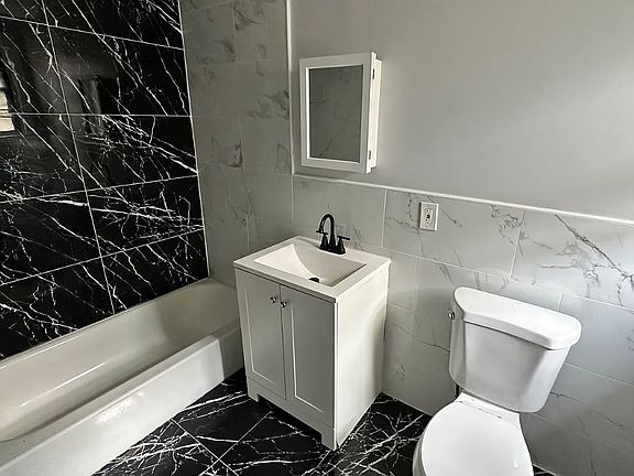5th image of 52 Harrison Ave APT 5