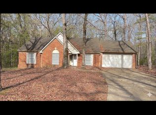 301 Hall Rd, Jackson, TN 38301