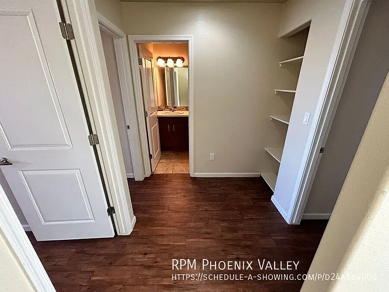 Bell Villas Apartments — Photo 45