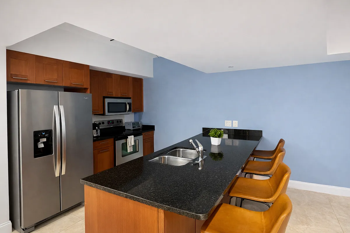 Building Photo - 4100 Salzedo St #508