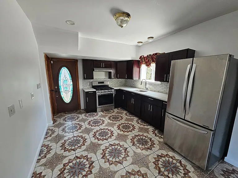 175 Park Ave — Photo 9