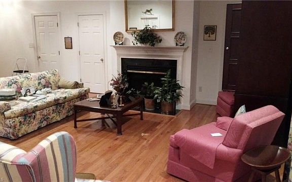 3rd image of 314B Oleander Dr
