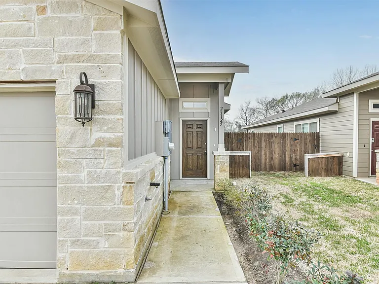25141 Pacific Wren Dr — Photo 4